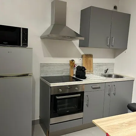 Daire En Centre-ville Corte (Corsica)